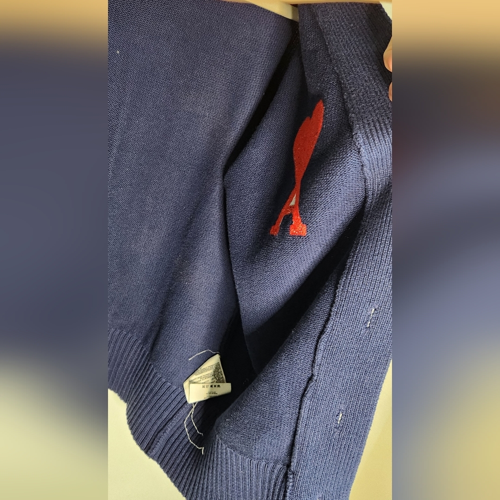 ❤️ AMI Paris Cardigan – Iconic Red Heart Logo – Navy Blue – Designer Staple ❤️ - Picture 5 of 10